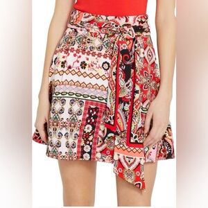 Alice + Olivia Helena patchwork print mini skirt. Size 2.